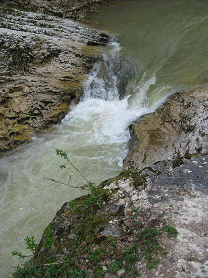Бурные воды реки Курджипс
