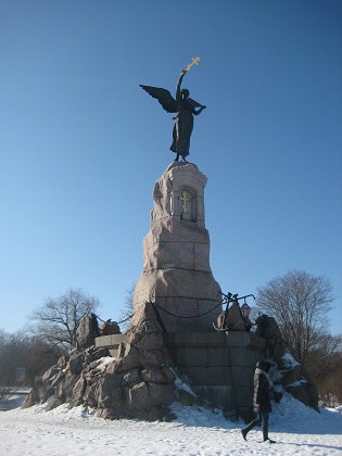 Памятник в Таллине