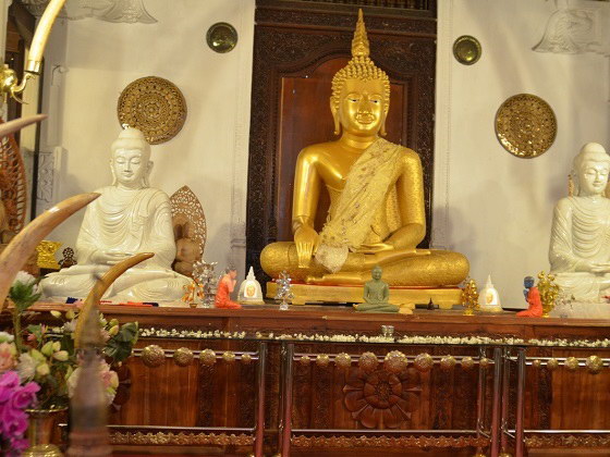 Храм Священного Зуба Будды