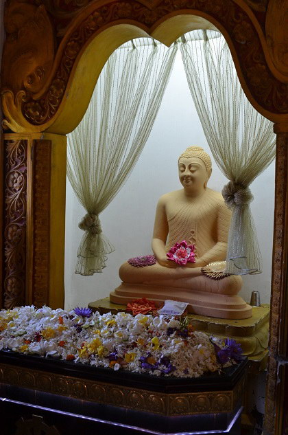Храм Зуба Будды в городе Канди, Шри-Ланка