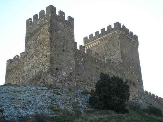 Генуэзская крепость на берегу Черного моря