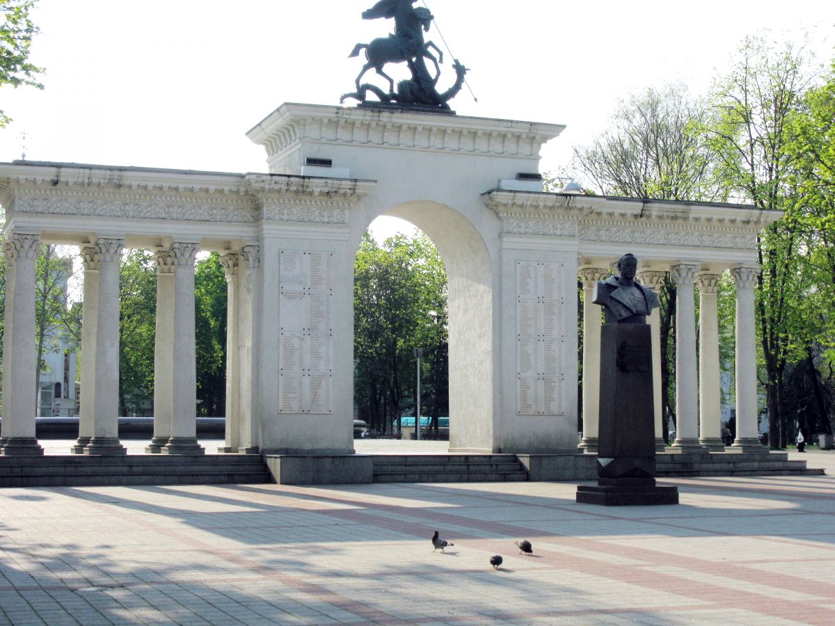 Памятник Бюст Г. Жукову